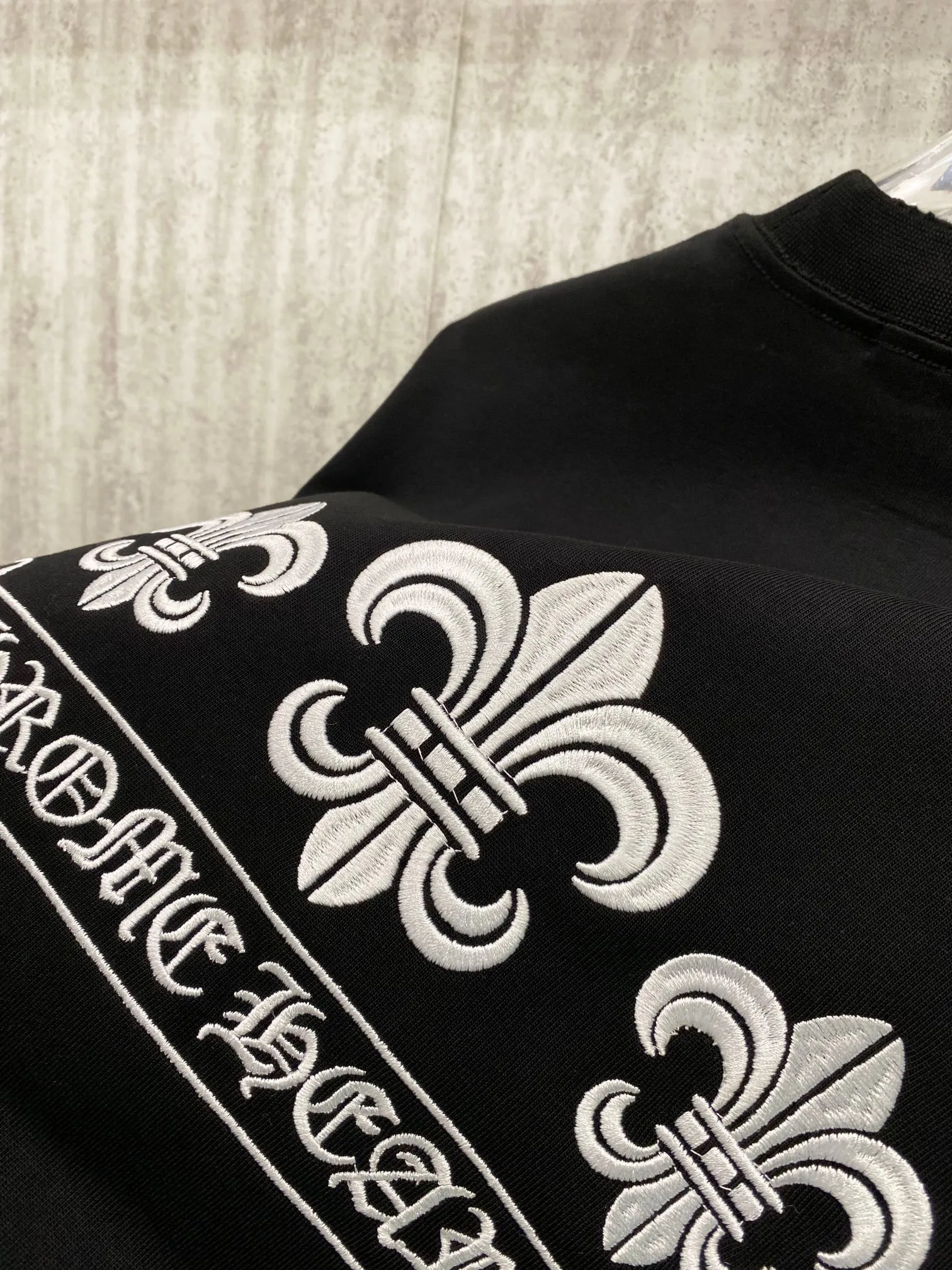 2026ss ， logo 🪡🪡🪡 32 𝐂𝐎𝐋𝐎𝐔𝐑：White Black 𝐒𝐈𝐙𝐄：S m L XL 110